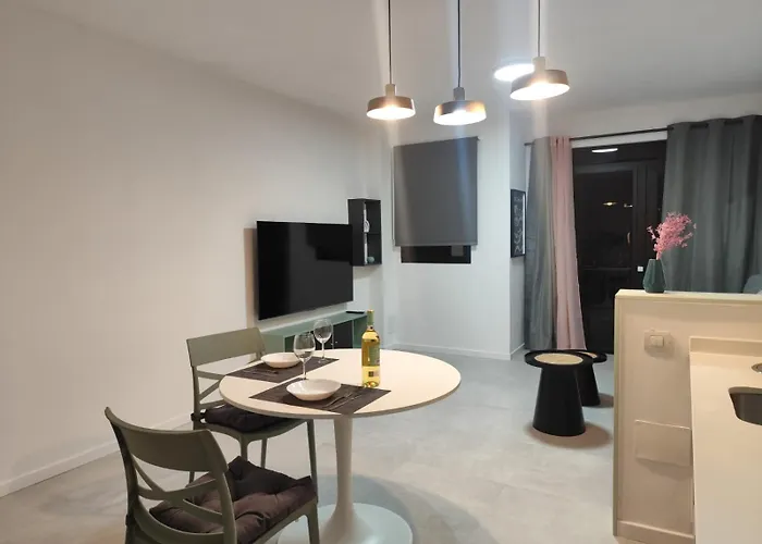 A 2 Minutos De La Playa - Casa Nova *